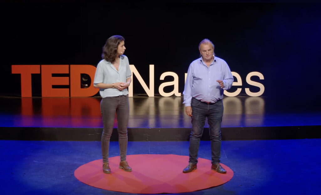 Nuestros compañeros de piso de Nantes Fred y Aliénor comparten sus historias en TEDx